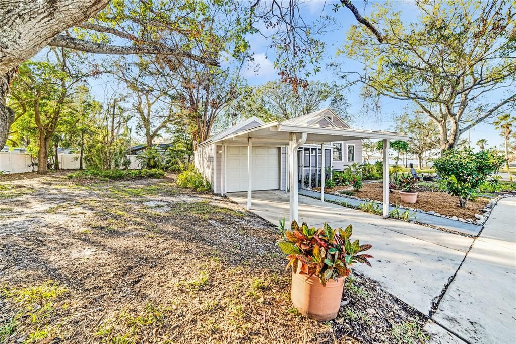 For Sale: $899,000 (3 beds, 2 baths, 1128 Square Feet)