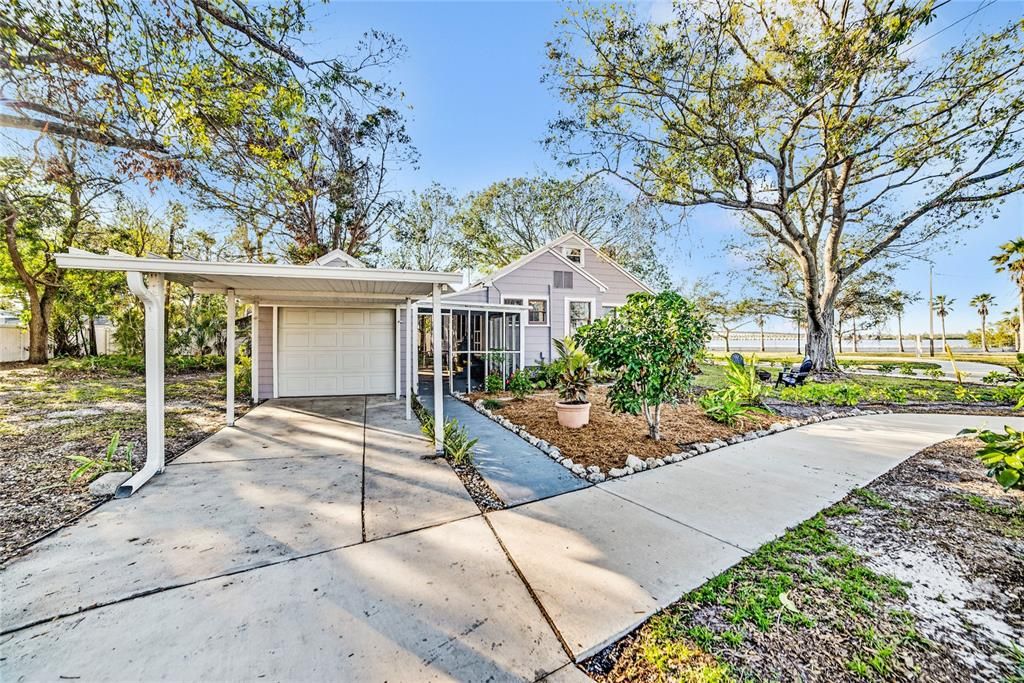 For Sale: $899,000 (3 beds, 2 baths, 1128 Square Feet)