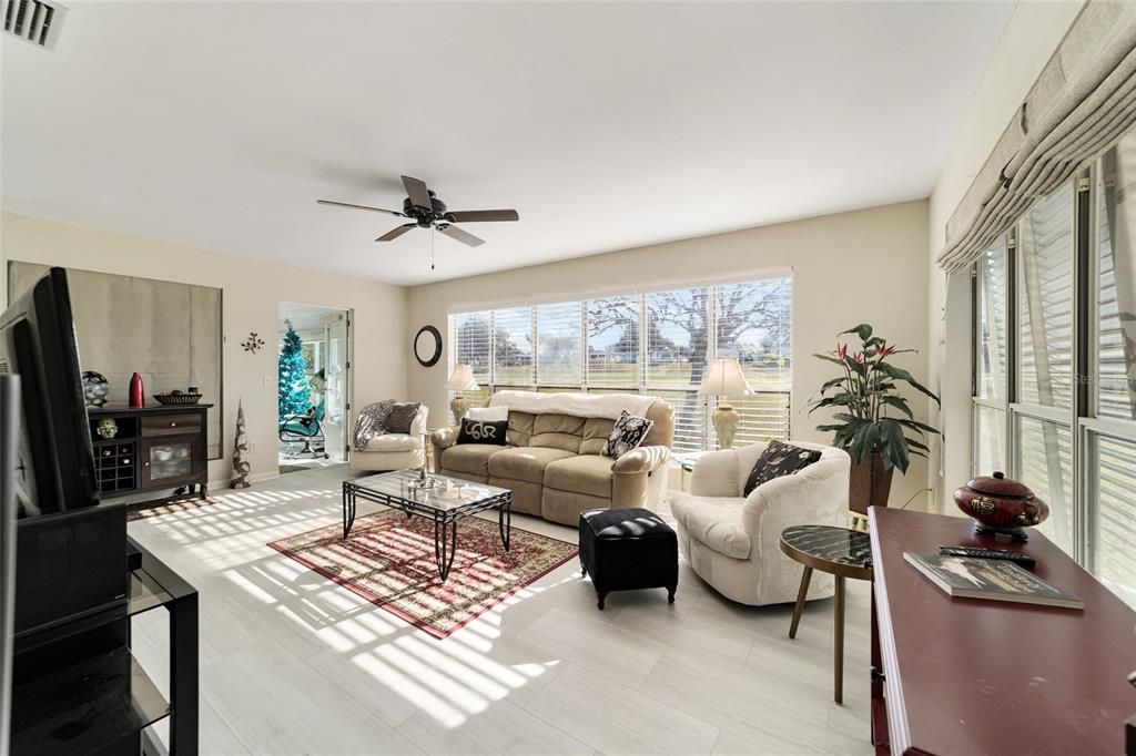 For Sale: $359,000 (3 beds, 2 baths, 1495 Square Feet)