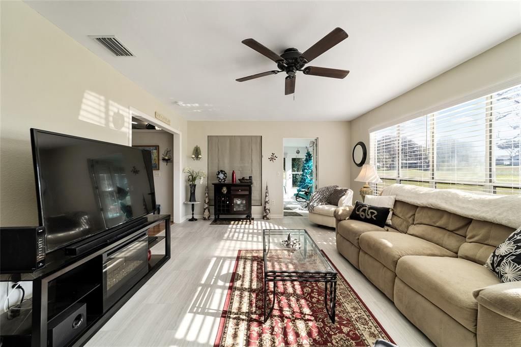 For Sale: $359,000 (3 beds, 2 baths, 1495 Square Feet)