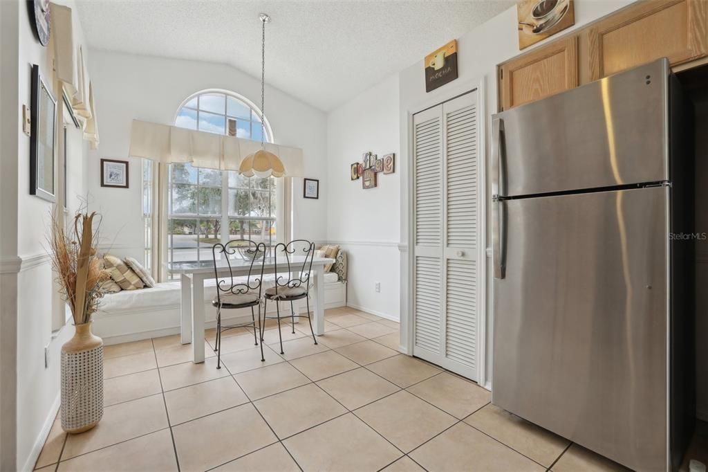 For Sale: $379,900 (3 beds, 2 baths, 1352 Square Feet)