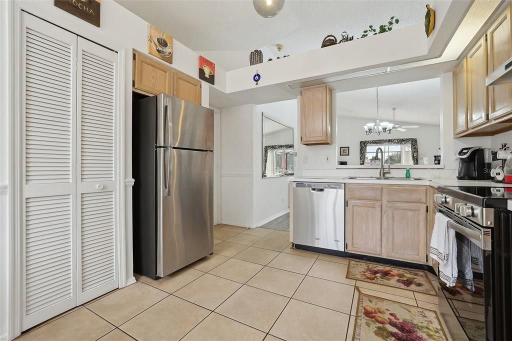 For Sale: $379,900 (3 beds, 2 baths, 1352 Square Feet)