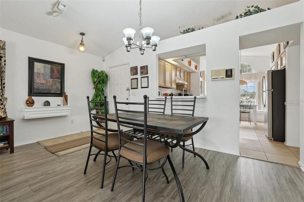 For Sale: $379,900 (3 beds, 2 baths, 1352 Square Feet)