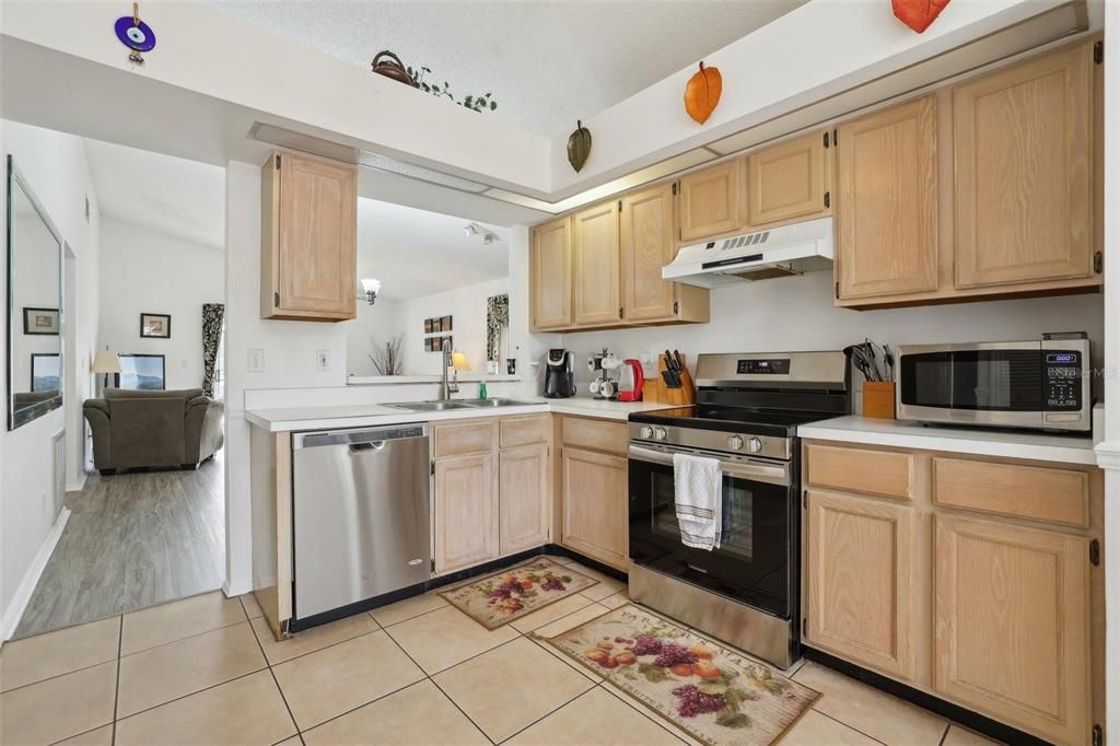 For Sale: $379,900 (3 beds, 2 baths, 1352 Square Feet)