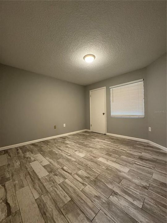 For Sale: $190,000 (1 beds, 1 baths, 661 Square Feet)