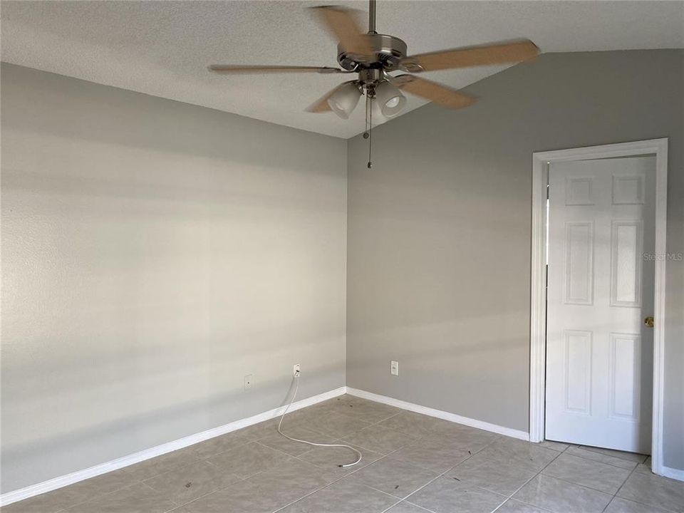 For Rent: $2,100 (3 beds, 2 baths, 1299 Square Feet)