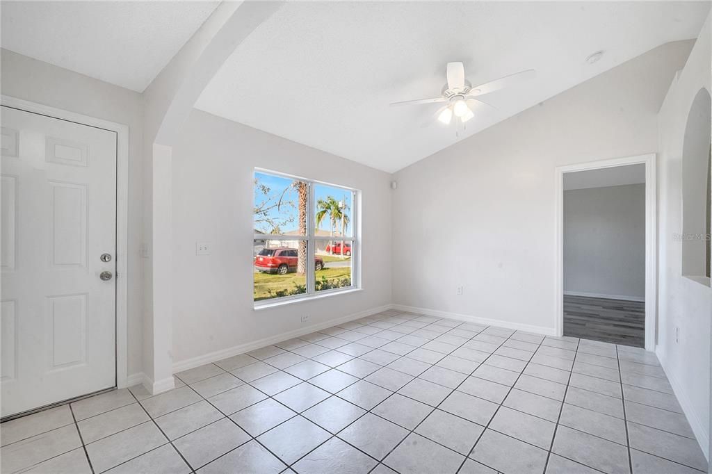 For Sale: $289,900 (3 beds, 2 baths, 1420 Square Feet)