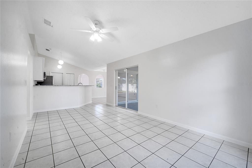 For Sale: $289,900 (3 beds, 2 baths, 1420 Square Feet)