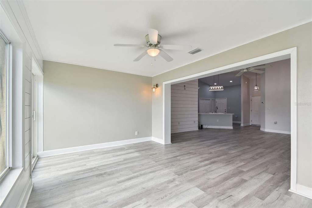 For Sale: $369,900 (2 beds, 2 baths, 1422 Square Feet)