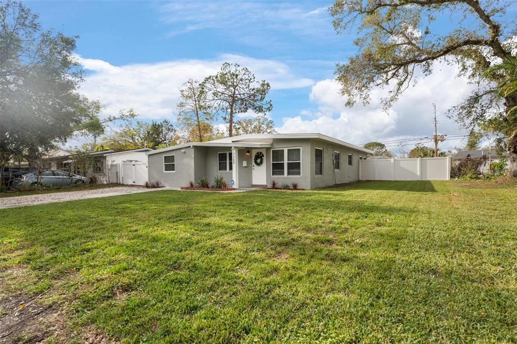 For Sale: $450,000 (3 beds, 2 baths, 1456 Square Feet)