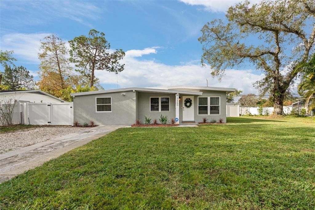 For Sale: $450,000 (3 beds, 2 baths, 1456 Square Feet)