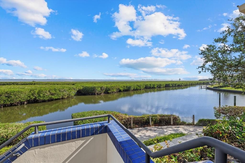 For Sale: $1,375,000 (2 beds, 2 baths, 1748 Square Feet)