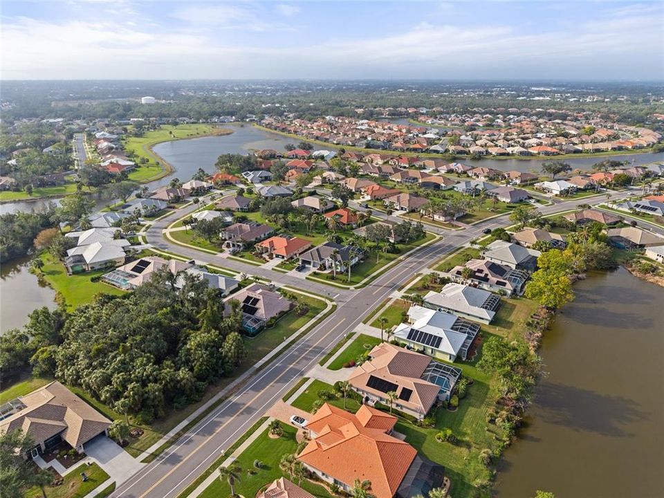 For Sale: $762,500 (3 beds, 2 baths, 2270 Square Feet)