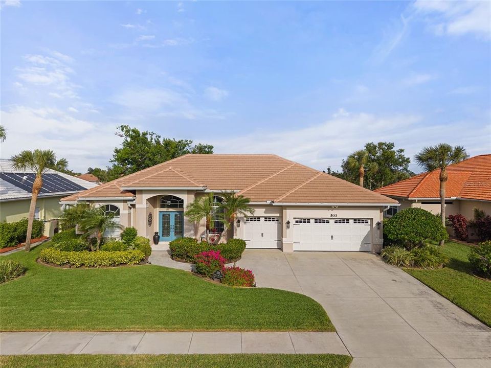 For Sale: $762,500 (3 beds, 2 baths, 2270 Square Feet)