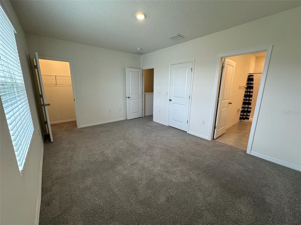 For Sale: $329,900 (3 beds, 2 baths, 1673 Square Feet)