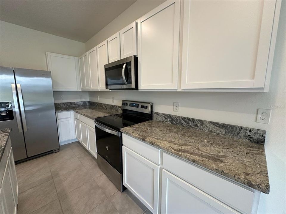 For Sale: $329,900 (3 beds, 2 baths, 1673 Square Feet)