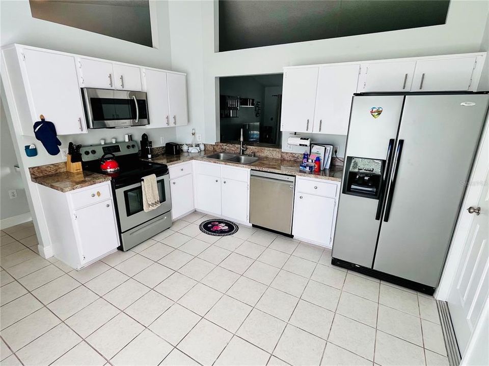 For Sale: $345,000 (3 beds, 2 baths, 1223 Square Feet)