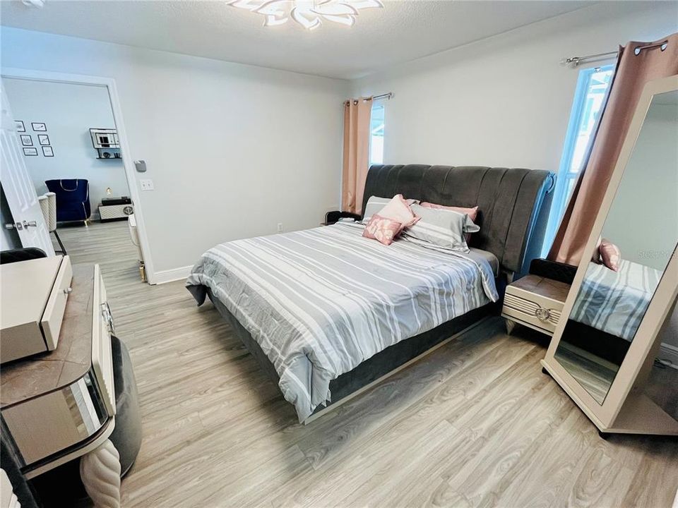 For Sale: $345,000 (3 beds, 2 baths, 1223 Square Feet)