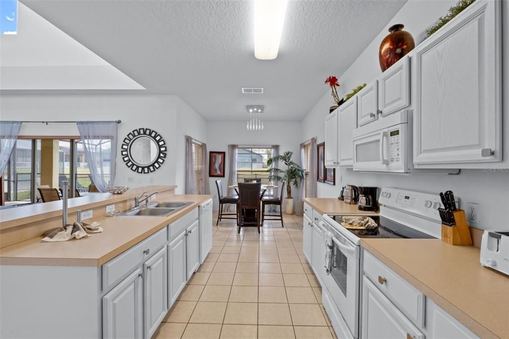 For Sale: $485,000 (5 beds, 3 baths, 2451 Square Feet)