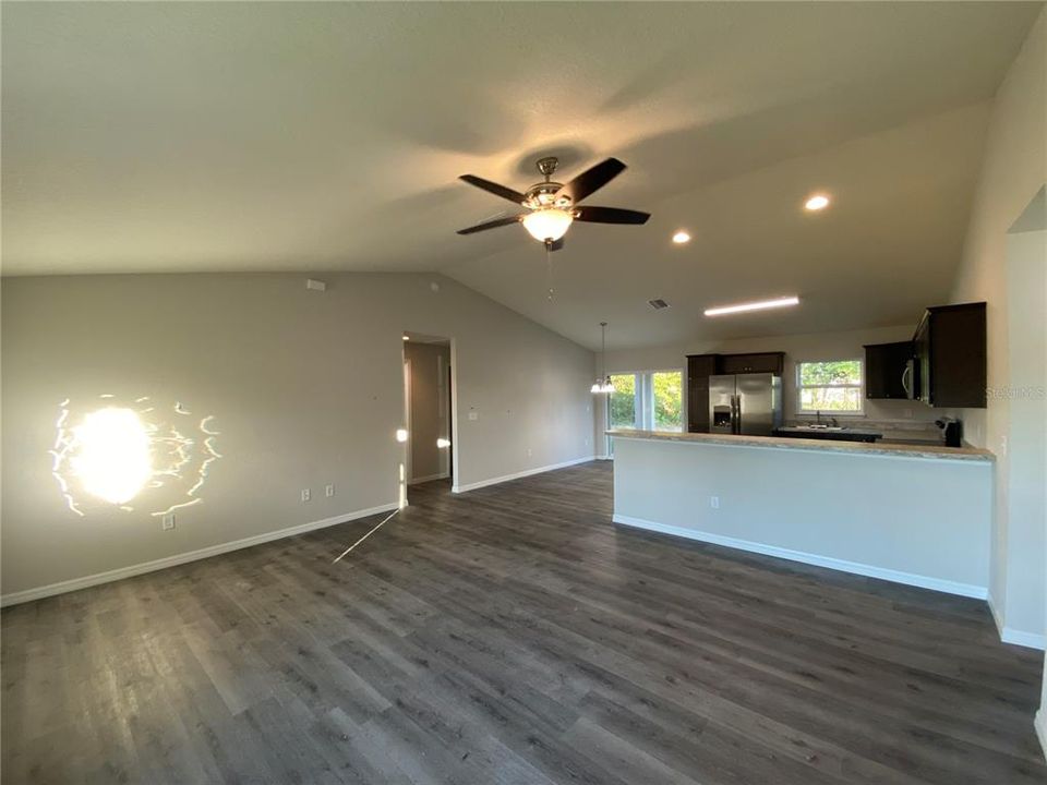 For Rent: $1,675 (3 beds, 2 baths, 1352 Square Feet)