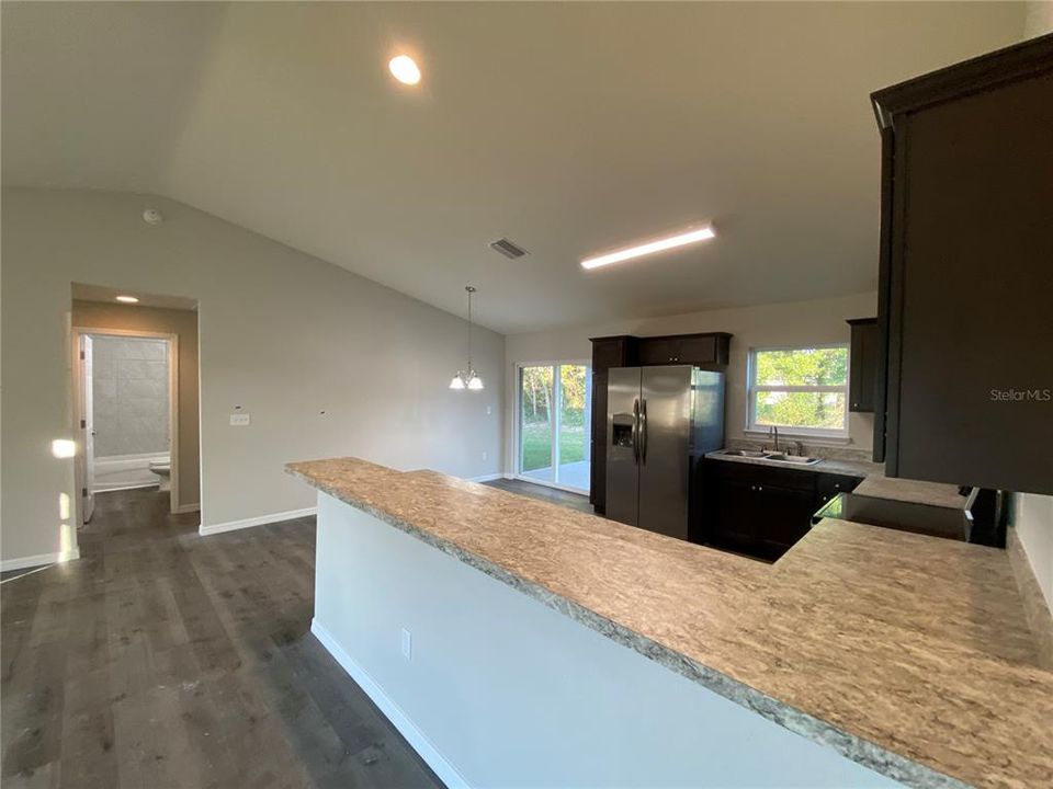 For Rent: $1,675 (3 beds, 2 baths, 1352 Square Feet)