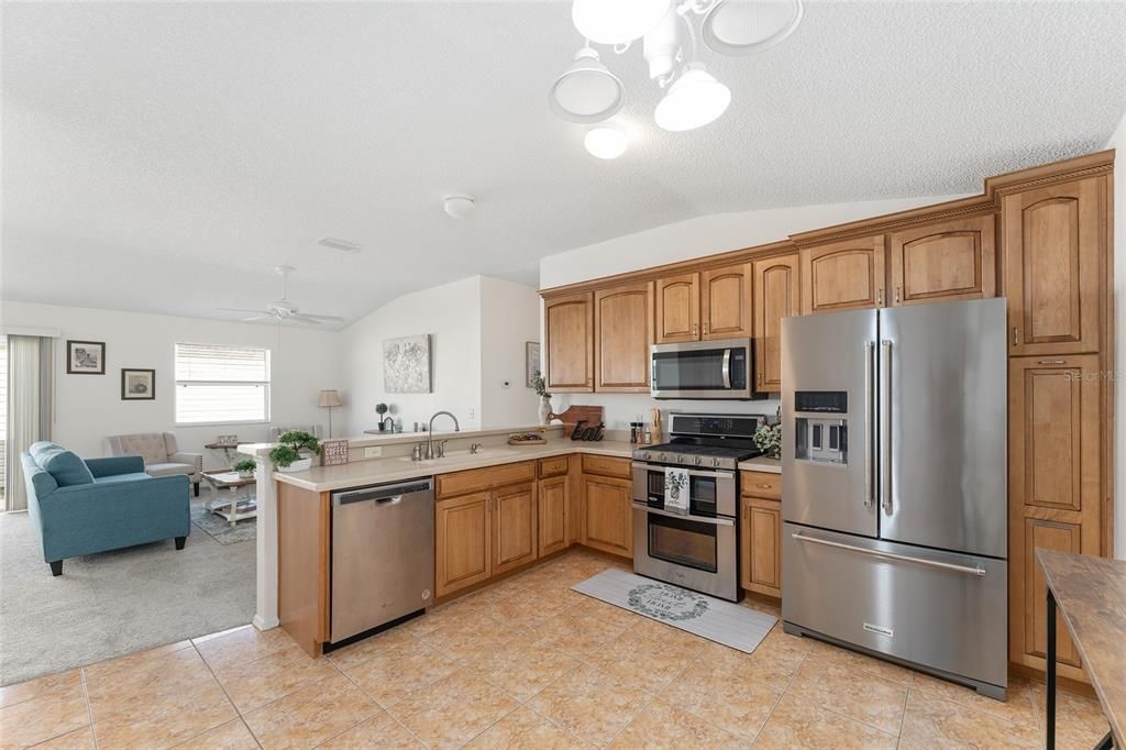 For Sale: $264,900 (2 beds, 2 baths, 1156 Square Feet)