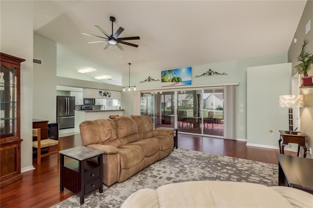 For Sale: $395,000 (2 beds, 2 baths, 1663 Square Feet)