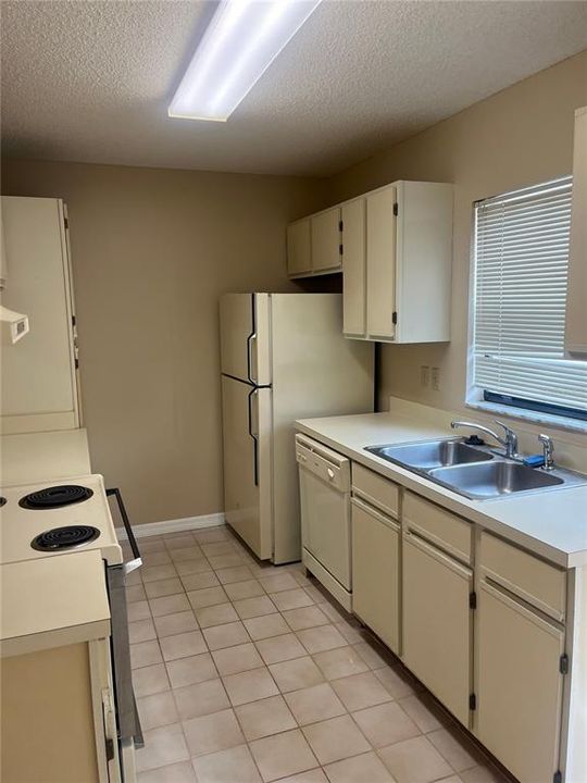 For Rent: $1,525 (2 beds, 1 baths, 1032 Square Feet)