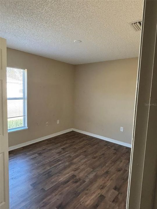 For Rent: $2,000 (4 beds, 2 baths, 2237 Square Feet)