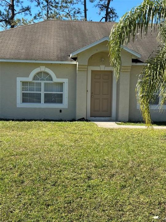 For Rent: $2,000 (4 beds, 2 baths, 2237 Square Feet)