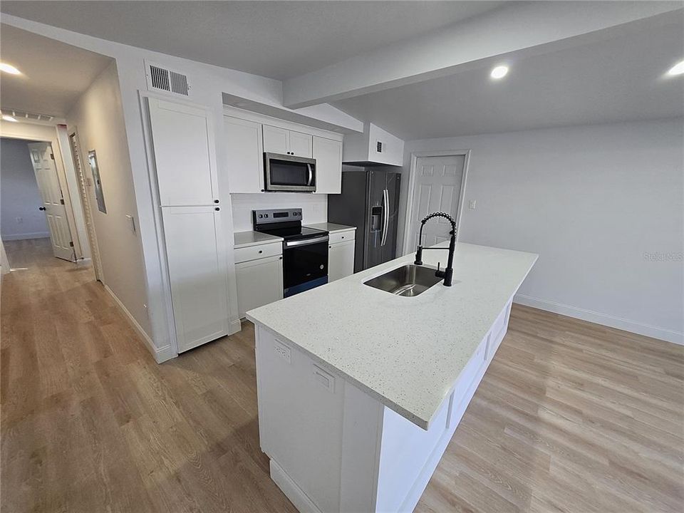 For Sale: $239,900 (3 beds, 2 baths, 1053 Square Feet)