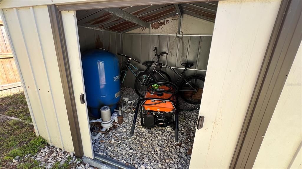 Well Pump and Generator (86 gallon)