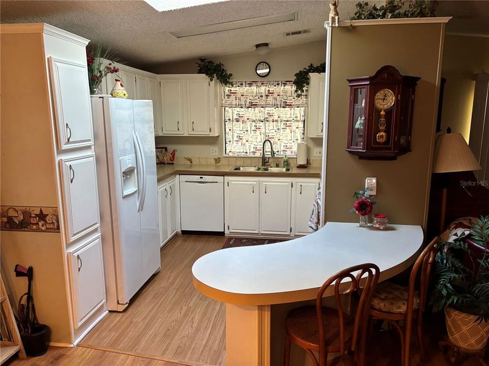 For Sale: $196,000 (2 beds, 2 baths, 1488 Square Feet)