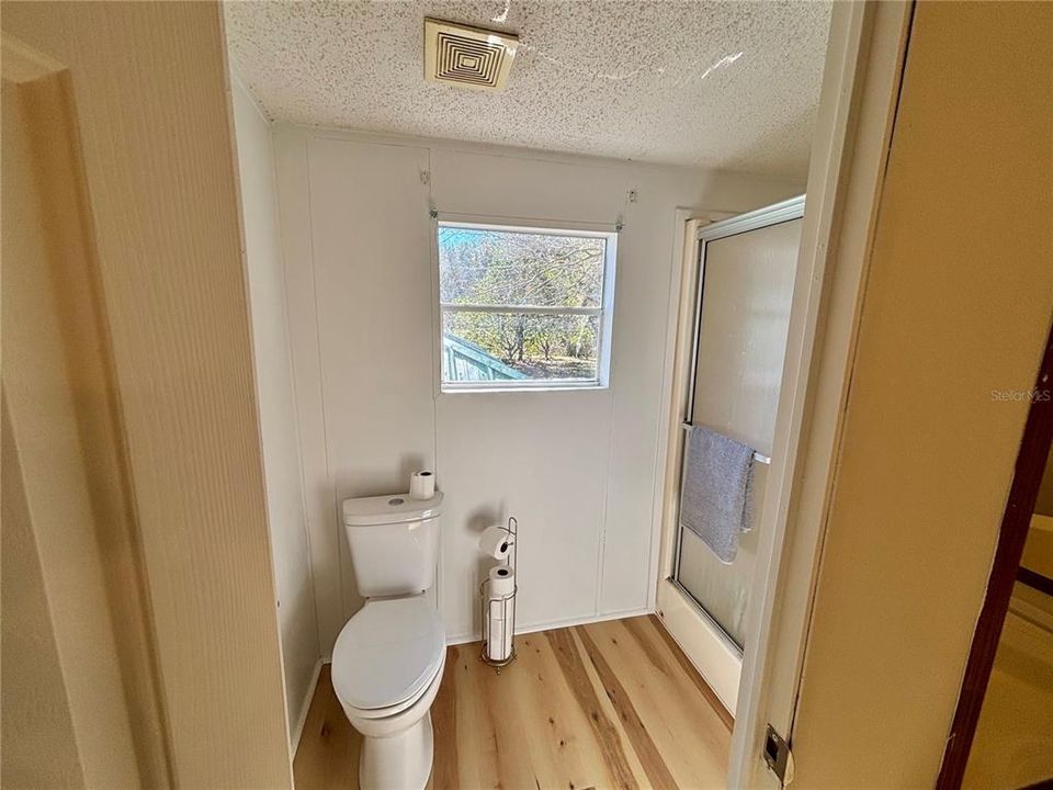 待售: $250,000 (4 贝兹, 2 浴室, 2160 平方英尺)