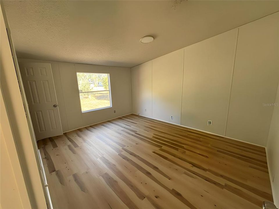 待售: $250,000 (4 贝兹, 2 浴室, 2160 平方英尺)