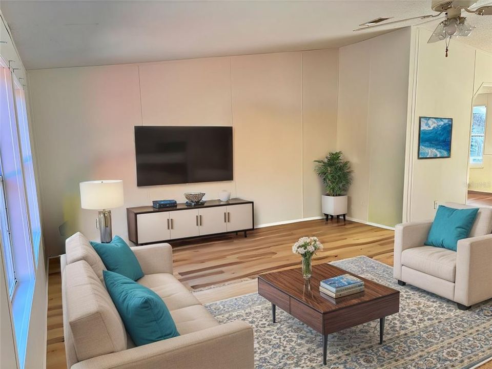 待售: $250,000 (4 贝兹, 2 浴室, 2160 平方英尺)