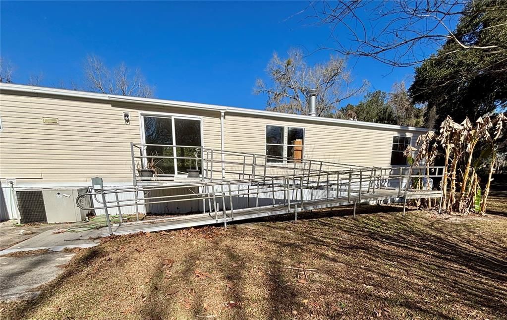 待售: $250,000 (4 贝兹, 2 浴室, 2160 平方英尺)