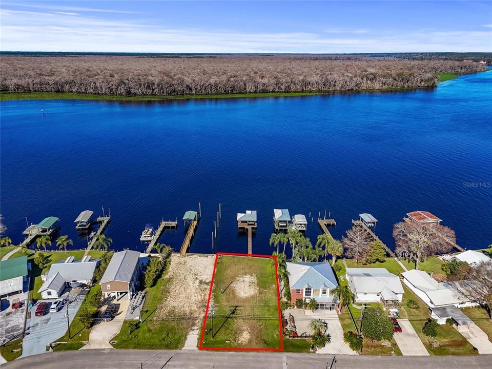 最近售出: $324,900 (0.17 acres)