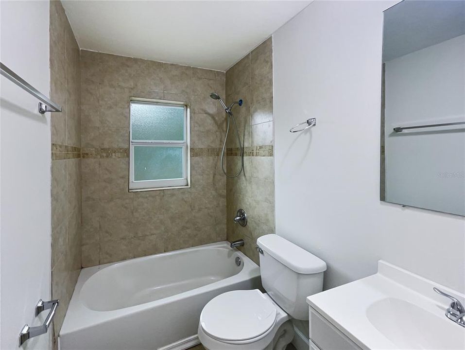 For Sale: $240,000 (3 beds, 1 baths, 936 Square Feet)