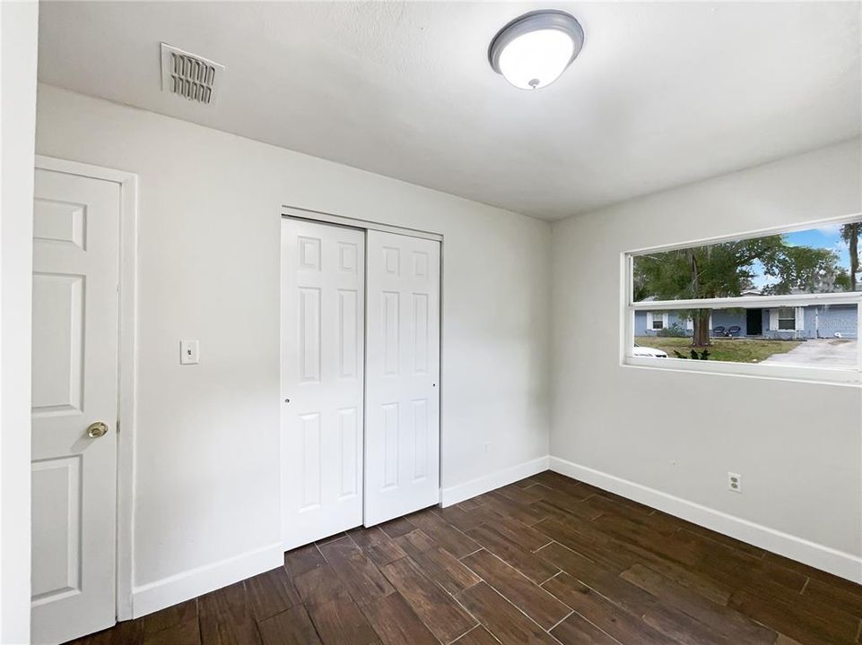 For Sale: $240,000 (3 beds, 1 baths, 936 Square Feet)