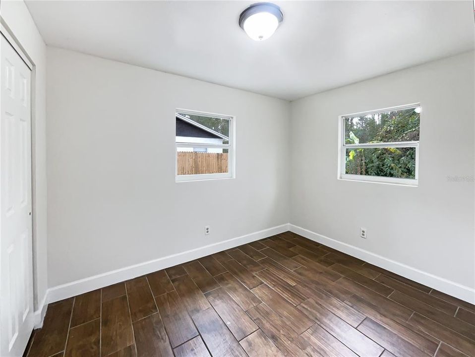 For Sale: $240,000 (3 beds, 1 baths, 936 Square Feet)