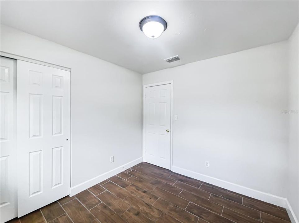 For Sale: $240,000 (3 beds, 1 baths, 936 Square Feet)