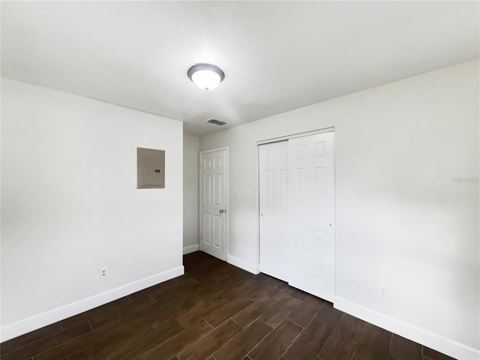 For Sale: $240,000 (3 beds, 1 baths, 936 Square Feet)