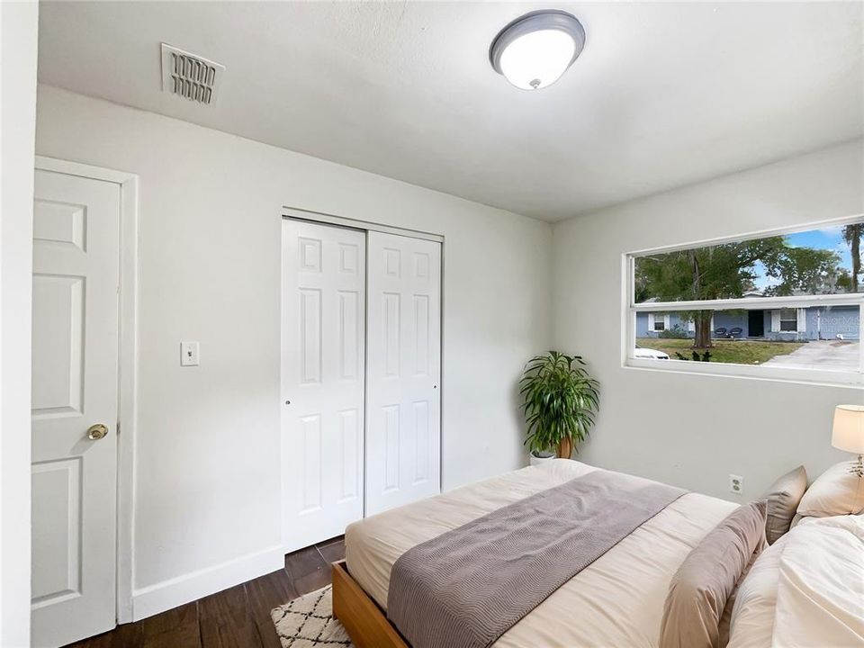 For Sale: $240,000 (3 beds, 1 baths, 936 Square Feet)