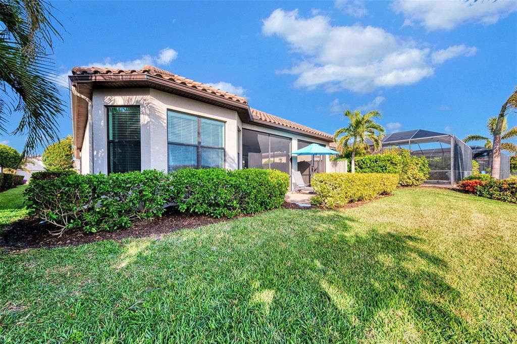 For Sale: $1,050,000 (3 beds, 3 baths, 2346 Square Feet)