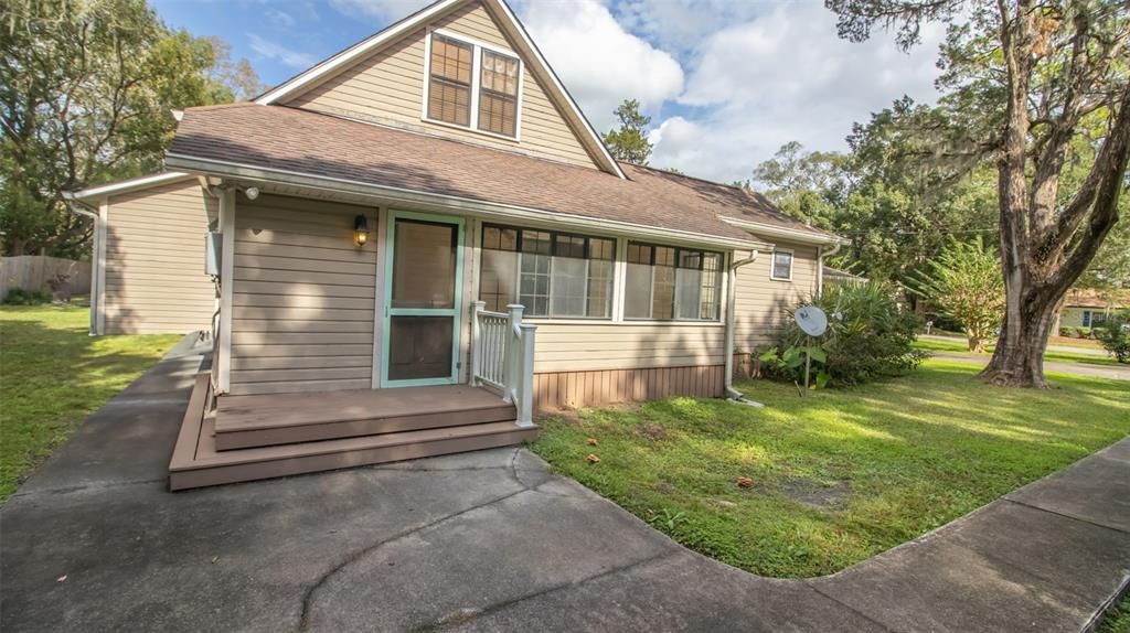 En Venta: $300,000 (4 camas, 2 baños, 2299 Pies cuadrados)