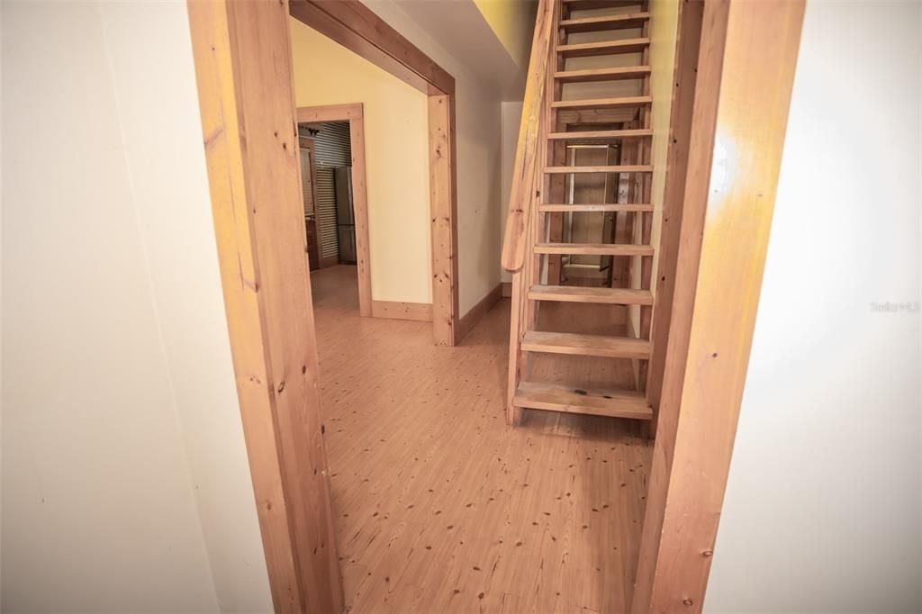 En Venta: $300,000 (4 camas, 2 baños, 2299 Pies cuadrados)