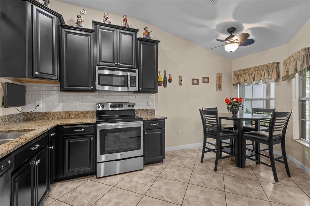 For Sale: $289,000 (3 beds, 2 baths, 1337 Square Feet)