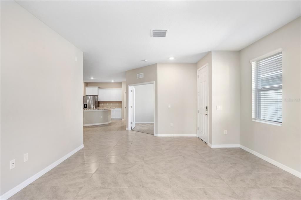 For Rent: $2,350 (3 beds, 2 baths, 1587 Square Feet)