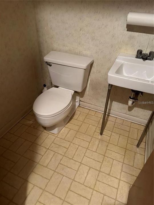 For Sale: $500,000 (0 beds, 0 baths, 3604 Square Feet)